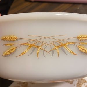 2 quart baking dish FIRE KING Royal Golden Wheat